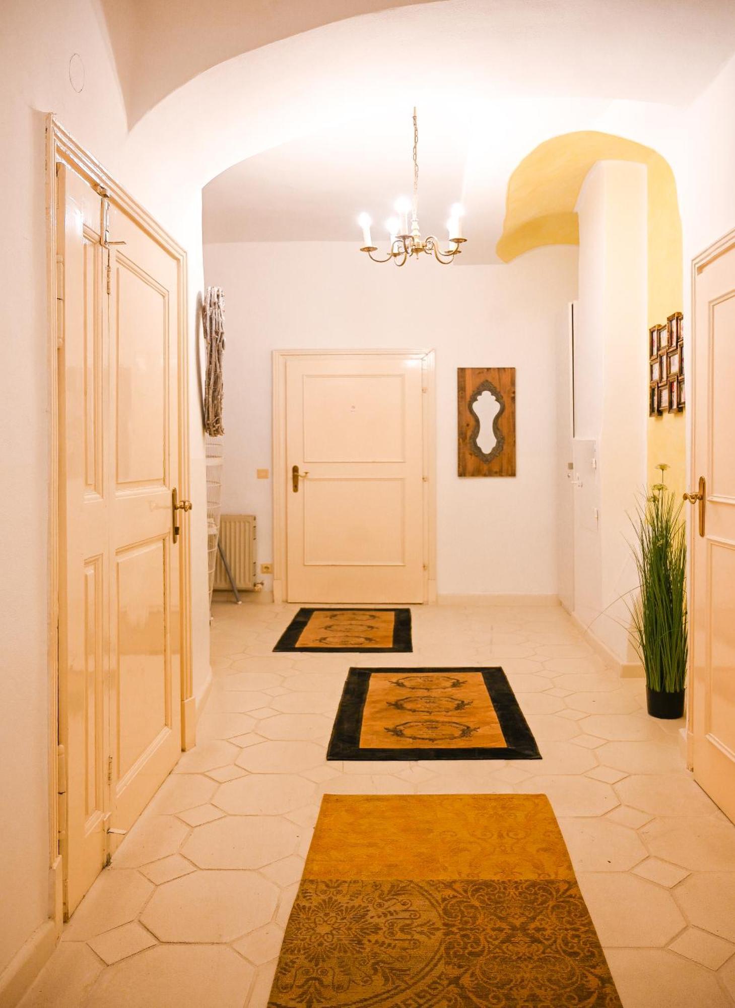 Breathtaking Suite Mozart Vienna Exterior photo