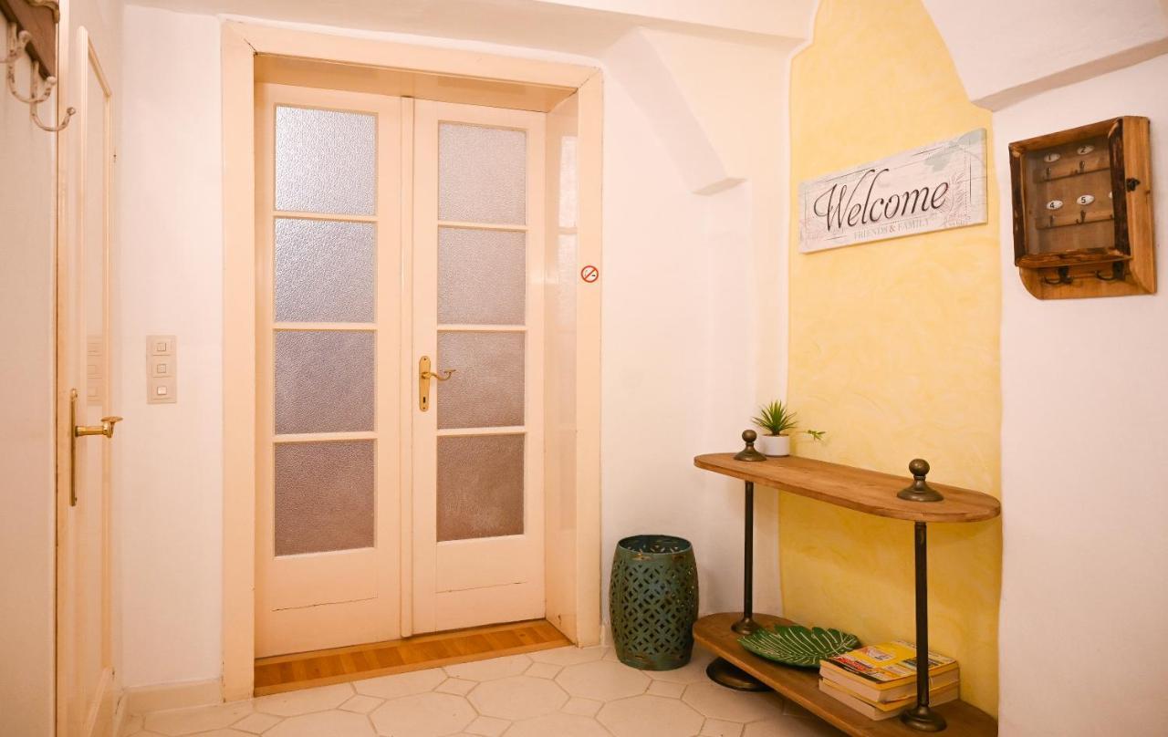 Breathtaking Suite Mozart Vienna Exterior photo